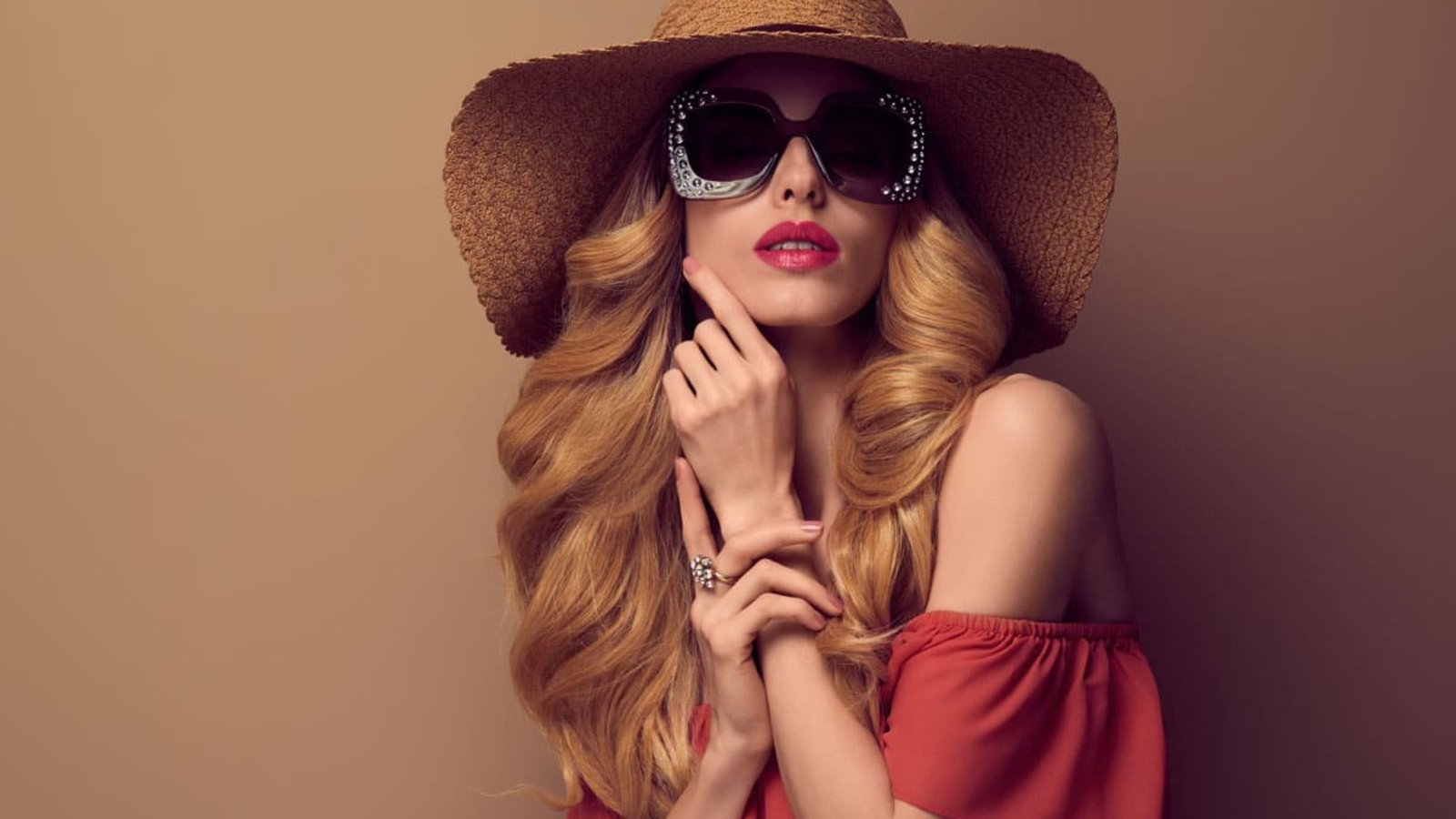 demo-attachment-951-fashion-P54RY37-1